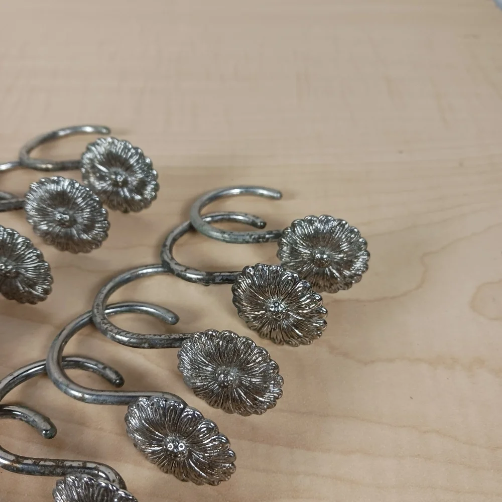 12‎ Daisy Boho Floral Metal Silver Toned Shower Curtain Hooks VTG Style
